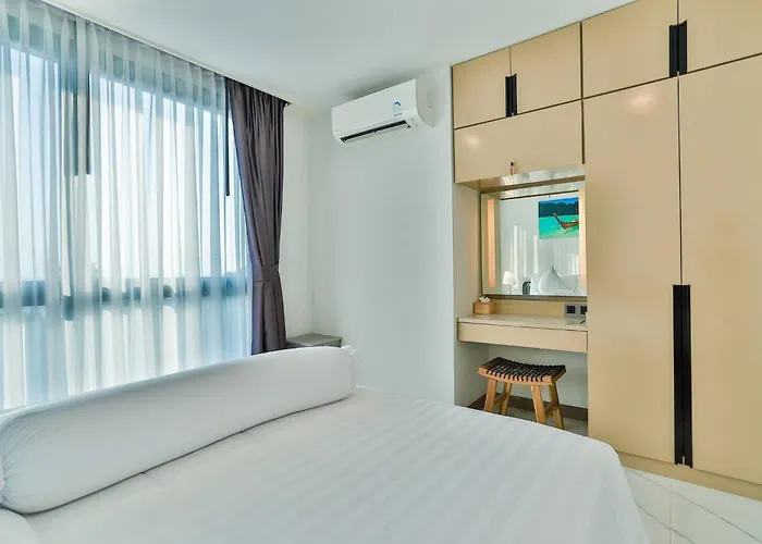 A503-Penthouse Amazing View 2Brs3Bedsao Nang Beach Center